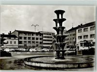 66111 W6600 Dudweiler , Saar Foto AK Neuer Brunnen Auto VW Käfer Apotheke Gasthaus