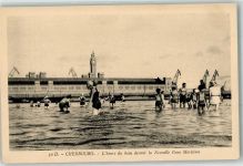 50100 Cherbourg-Octeville - L heure du baiin devant la Nouvelle Gare Maritime Kran Turm Bademode