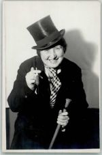 Frau mit Zigarre Zylinder Zigarre 1933 Privatfoto AK