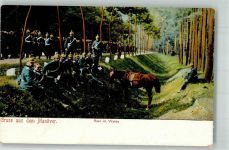 Abgesessene deutsche Landser eines Artilleriezuges in Uniform C.G.L. 41 Kaisermanöver