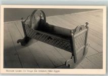 Lienz Babywiege von Meister Albin Egger Fotograf Karberger Holzverarbeitung Foto AK