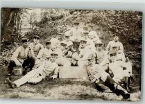01619 O8401 Zeithain 1909 Privatfoto AK Eine Gruppe Landser im Dienstanzug im Felde