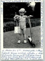 Kind mit einem Roller von Steiff Spielzeug Steiff 1962