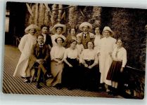 Kurgäste vor einem Gradierwerk Kur Privatfoto AK