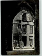 Tallinn Reval - Vaade raekoja volvide alt