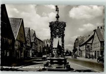 31832 W3257 Springe , Deister Foto AK Marktplatz mit Marienbrunnen Oldtimer
