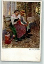 sign. Hartmann Karl Die Zufriedenen Tracht Gießkanne Zeitung Stricken 1917 Künstlerkarte