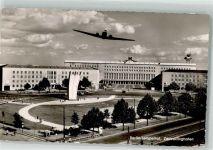 W1000 Tempelhof Flugzeug Luftbrückendenkmal Flughafen