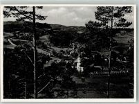 91286 W8571 Obertrubach - Panorama des Ortes mit der Pfarrkirche St. Laurentius und Friedhof