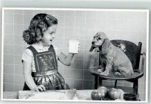 Kind beim Backen , Hochstuhl AK Spaniel