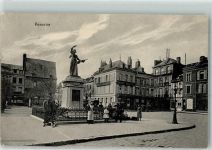 80200 Peronne - Denkmal Platz Kinder Mann Hund Uniform Laterne Societe General