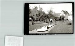 77716 W7612 Haslach im Kinzigtal FOTO KEINE AK Minigolf Auto Mann Ort handschriftlich Foto Original aus Archiv eines Ansichtskartenverlags