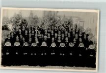 Klosterschülerinnen Mönch Privatfoto AK