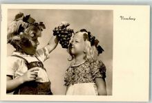 Kleiner Junge teilt eine Weinrebe mit einem Mädchen BNK 37119/1 Kinderpoesie Foto AK