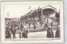 88800 Vittel - les Tribunes un jour de courses