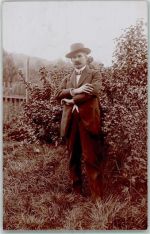 75223 W7532 Niefern 1912 Privatfoto AK Ort lt. Stempel Mann mit Hut