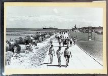 27472 W2190 Döse FOTO KEINE AK Foto montiert auf Karton Promenade Kugelbake