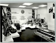 O9659 Markneukirchen Musikinstrumente-Museum Musikinstrumente der gegenwärtigen Produktion VEB Foto-Verlag Geigenbau Foto AK