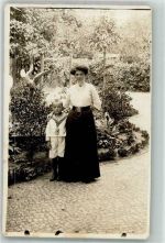 10115 W1000 Berlin, unsortiert 1912 Privatfoto KEINE AK Frau KInd Junge Garten Ort lt. Stempel
