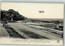 Saint-Germain-en-Laye Altertümlicher Doppeldecker über Rosenkreisel und Terrasse Flugzeug vor 1945