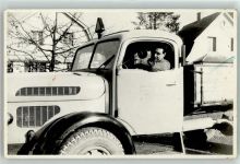 Oben ein Warndreieck angebracht Lkw Privatfoto AK