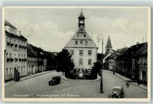 92655 W8484 Grafenwöhr - Hindenburgplatz mit Rathaus Oldtimer Gasthaus Post