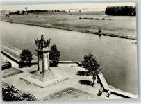 04860 O7290 Torgau - Denkmal der Begegnung Elbe