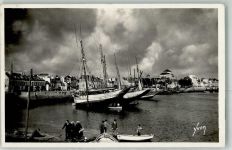 29900 Concarneau - le Port a Maree basse Fischerboot
