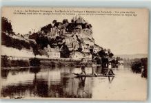 87700 Beynac - An den Rändern der Dordogne von den kleinen Inseln aus gesehen ist dieses Schloss in einer bezaubernden Landschaft des Sarladais eines der ältesten Bauwerke des Mittelalters