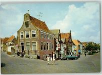 1671 Medemblik Foto AK Kaasmarkt Auto Oldtimer