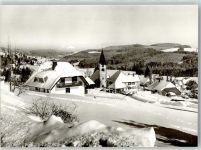 79868 W7828 Altglashütten , Schwarzw Winter mit Kirche St. Wendelin und Pension Haus Schlehdorn