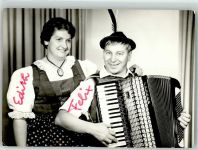Lienz Gesangsduo Edith und Felix mit Akkordeon und Widmung Ort handschriftlich Volksmusik Foto AK