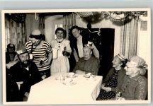Eine lustige Faschingsgesellschaft im Altersheim Karneval Privatfoto AK