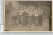 Privatfoto AK Fußballmannschaft Gebrauchsspuren