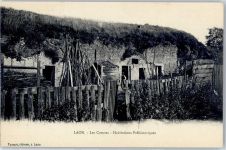 02000 Laon - Les Creutes Habitations Prehisoriques