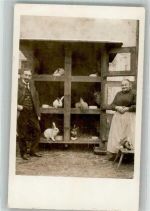 Altes Bauernpaar vor einem Hasenstall Hase Privatfoto AK