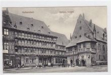 Halberstadt. Ostseite vom Rathaus mit Eingang zum Rathauskeller ungelaufen Leichte Abdrücke an den Ecke n vom Album, sonst gut erhalten.
