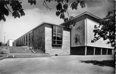 Göppingen. Stadthalle gelaufen. Leichter Stempeldurchdruck, kleiner Knick unten rechts, sonst gut erhalten