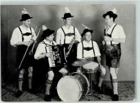 W8225 Traunreut Reiter Buam Tracht Lederhose Blasinstrumente Volksmusik Gebrauchsspuren