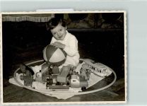 Kind Ball Reif Eisenbahn Spielzeug Privatfoto KEINE AK