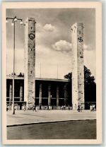Reichssportfeld Osttor Schwerdtfeger Verlag Stadt mit Hakenkreuz Foto AK