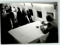 Bundeskanzler Kiesinger auf dem Flug nach USA 1969 Politiker FOTO KEINE AK