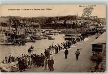 29100 Douarnenez Gebrauchsspuren arrivee de la Sardine face a l`Usine Hafen Fischerboote