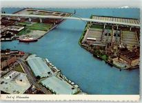 Milwaukee Foto AK Fliegeraufnahme Hafen