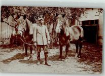Militär WK I Soldat mit 2 Pferde Pferd Foto AK