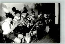 Trompete Schlagzeug Tracht Ziehharmonika