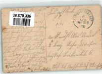 Frau packt Feldpostpäckchen für den Mann im Felde Soldatenliebe WK I 1917