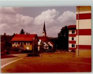 88171 W8999 Weiler-Simmerberg FOTO KEINE AK Dorfstraße mit Kirche Sankt Blasius Foto Original aus Archiv eines Ansichtskartenverlags Ort handschriftlich