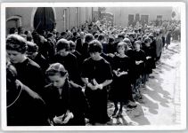 95233 W8662 Helmbrechts , Oberfr 1963 FOTO KEINE AK Kirchgang Konfirmation