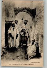 Algerische Männer in landestypischen wallenden Gewändern Arab. Volkstyp